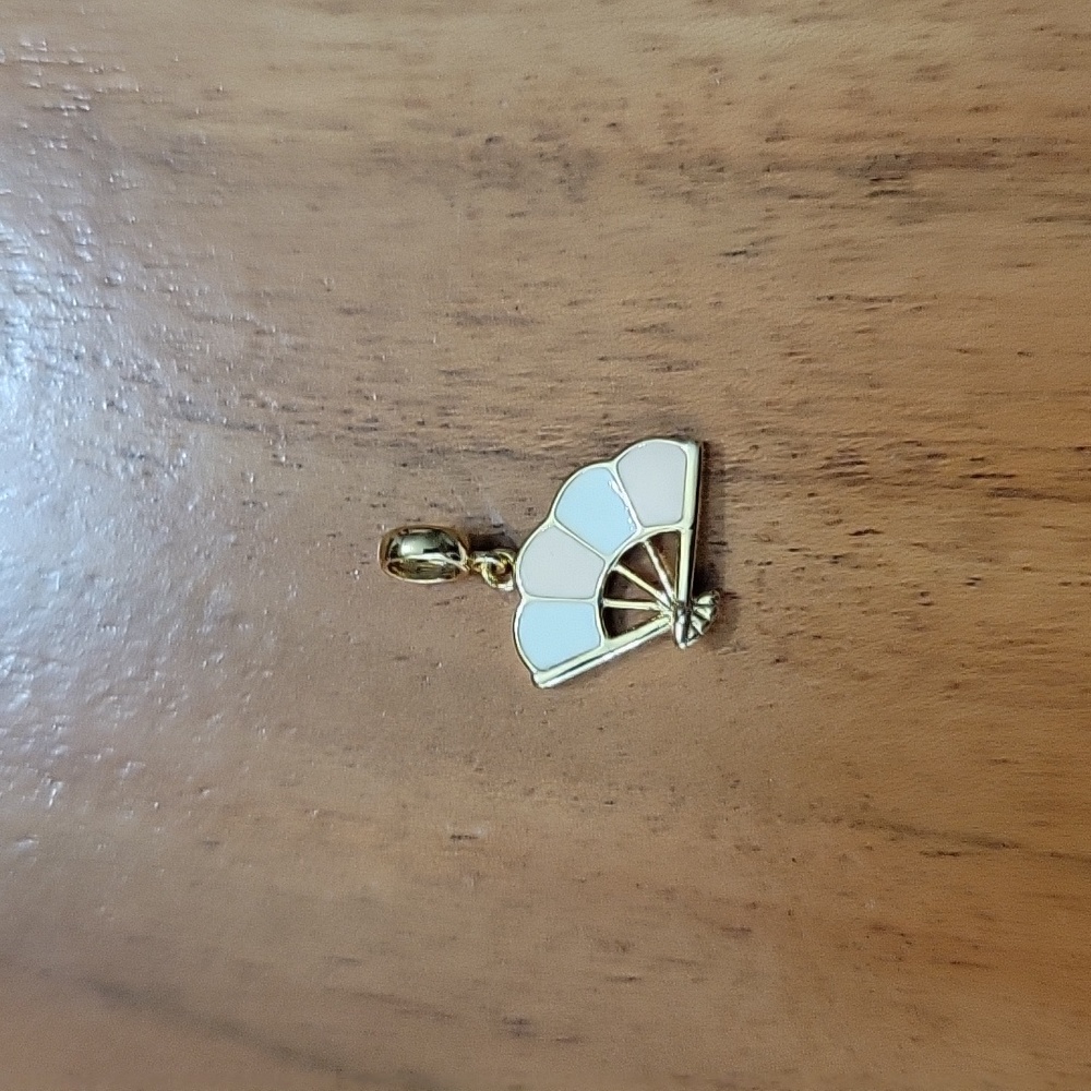 Brand new Fan Pendant